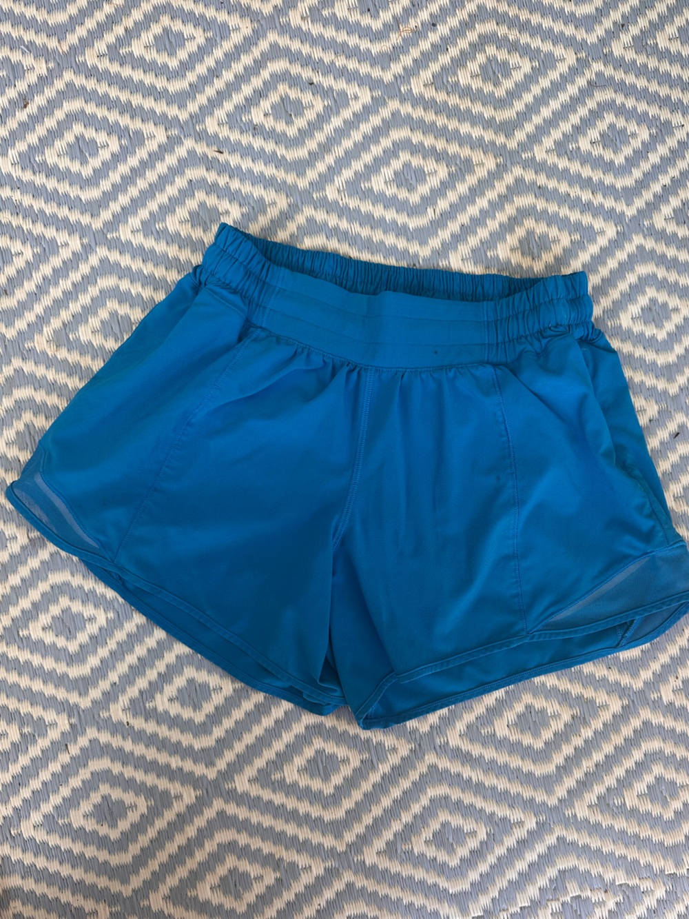 lululemon athletica Women's hotty hot Running Shorts - Bright Blue low rise 2.5โ